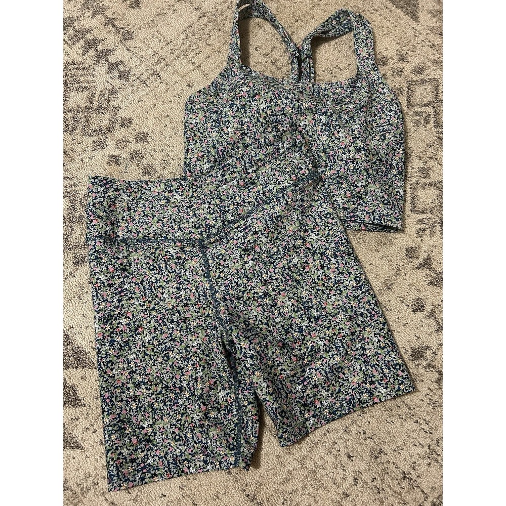 Women's Floral‎ Sage Collective Athletic 2 Piece Set Size Medium
